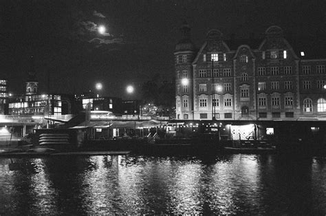 DAY -20 Slotsholmen canal