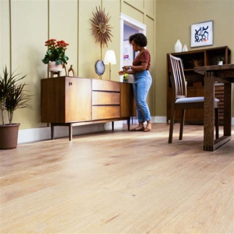 Puerta Oak Mohawk Flooring | Flooring inspiration, Flooring, Light hardwood