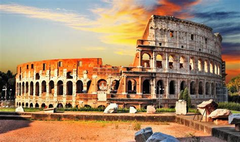年代感的罗马建筑背景图片-辉煌的罗马历史背景素材-高清图片-摄影照片-寻图免费打包下载