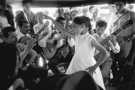 killerbeesting* | Sabine weiss, Photography, Willy ronis