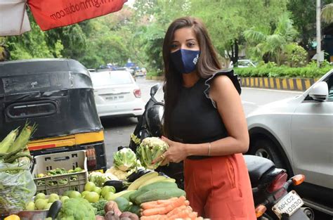 Spotted! Monalisa buys veggies on the street | Bhojpuri Movie News ...