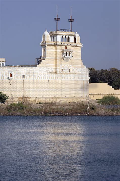 Explore Rajkot: Best Tourist Places, Sightseeing & Top Attractions