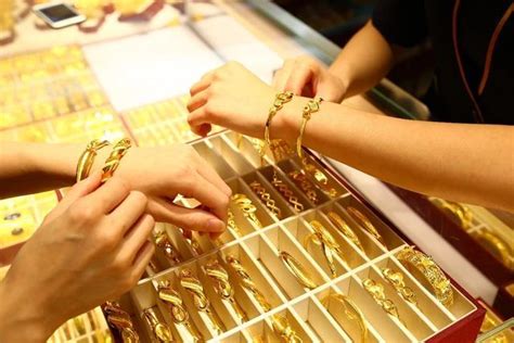 黄金首饰一般几月份买最便宜?珠宝店老板：在这几个月买能省上千_【快资讯】