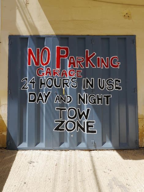 Information Sign 的图像结果