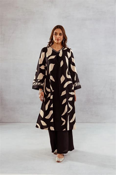 Monochrome Ethnic Leaf Print Kurta Set in German Rayon – Kaftanize