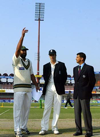 England squander breezy start | ESPNcricinfo.com