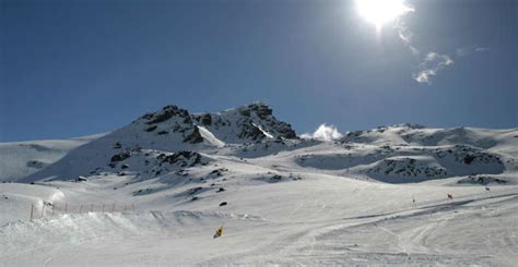 6 Types Of Pakoras To Pair With Tea In Monsoon