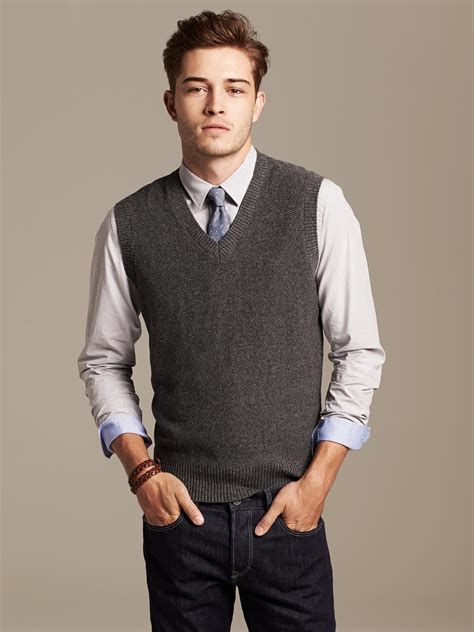 Banana republic Textured Sweater Vest Dark Charcoal Grey in Gray for ...