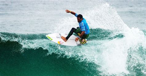 De Souza and Moore win Australian Open of Surfing