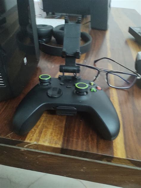 PowerA MOGA Mobile Gaming Game Streaming Phone Clip 2.0 for Xbox Series ...