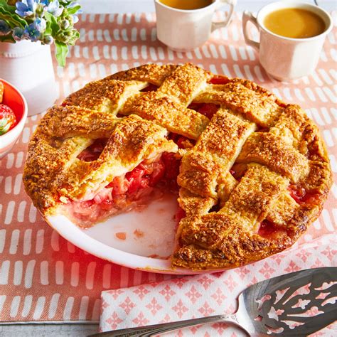 Rhubarb Strawberry Pie