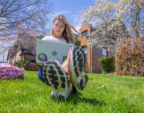 Admissions | Salve Regina University