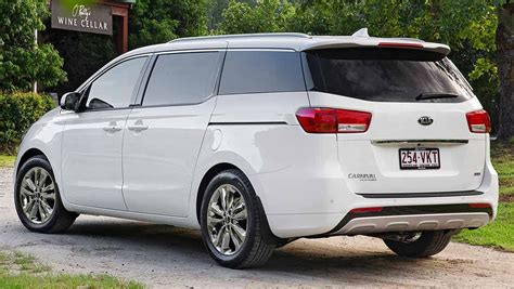2015 Kia Carnival review | first drive | CarsGuide