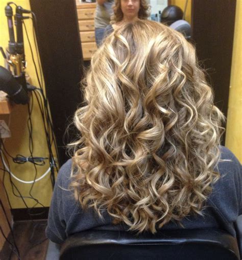 Pin by Jeanie Hernandez on hairstyles in 2025 | Curls for long hair ...