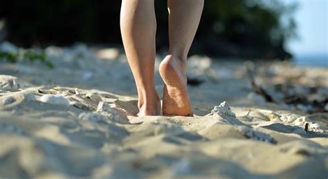 Why Is Barefoot So Good at Jacqueline Arnold blog - is it good to walk barefoot