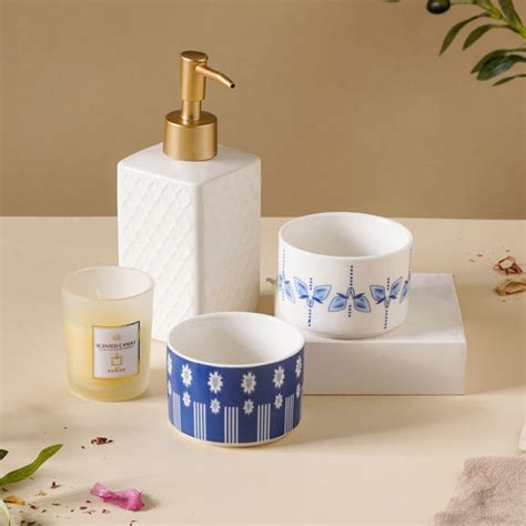 Green And Serene Wedding Gift Hamper Set Of 4 Online - Premium Gift ...