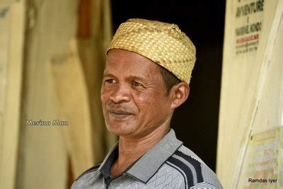 People in Madagascar 的图像结果