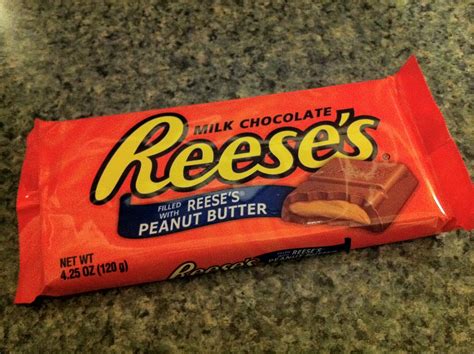 FATGUYFOODBLOG: The Reeses...chocolate bar?