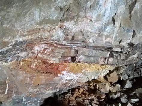 Hiking Lovelock Cave - Lovelock - Road Trip Ryan