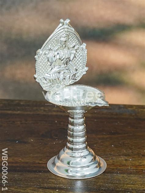 German Silver Diya with Kuthuvilakku Stand - WBG0066 – BLiS