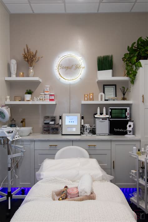 Salon Republic Huntington Beach - Esthetician Salon Suite | Esthetician ...