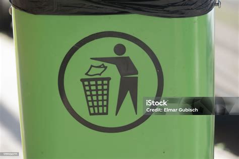 Commercial Waste Disposal Sign 的图像结果