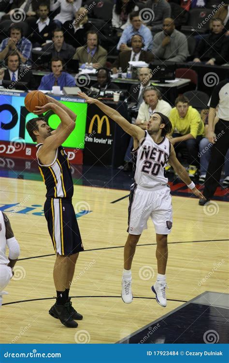 Mehmet Okur & Sasha Vujacic Editorial Stock Image - Image of nets ...