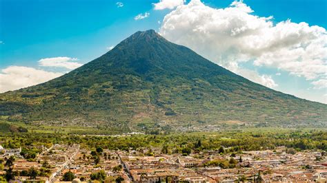 Volcano Helicopter Tour in Guatemala