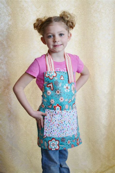 Childs Apron in Adoriable Hearts and by LisasHeavenlyDesigns, $25.00 ...