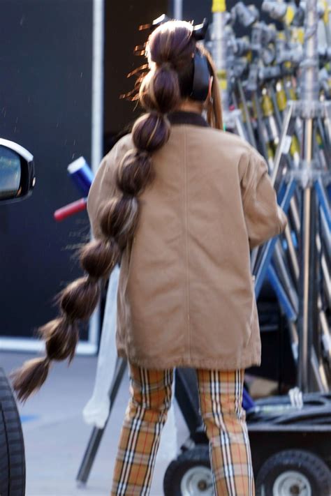 Ariana Grande Shows Off Massive Bubble Ponytail That Goes All the Way ...