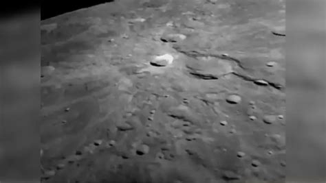 chandrayaan 3 lander vikram sends photos of moon ; அசரவைத்த ...