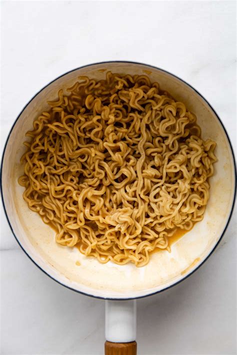 Thai Peanut Butter Ramen Noodles - Choosing Chia