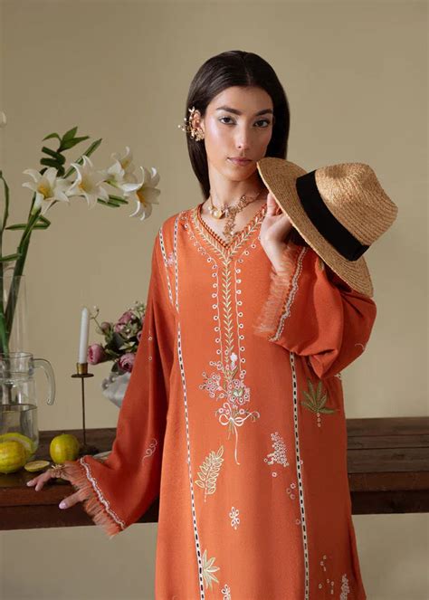 Amber Aura | Basic Pret '25 | Saira Shakira – Chaand Tara