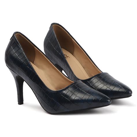 Croc Embossed Pump - Navy – BAREMUSE