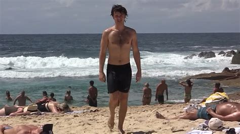 'Stranger Things' Star Joe Keery Shirtless for Downtime on Australian Beach