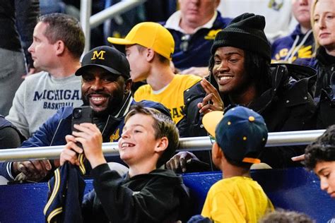 Steady Droppin Dimes - Bryce Underwood's QB coach on his staying at Michigan; UM Bball STILL no. 1