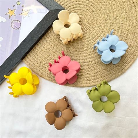 Pinteresty Floral Hair Clutcher – Kinzah Fashion