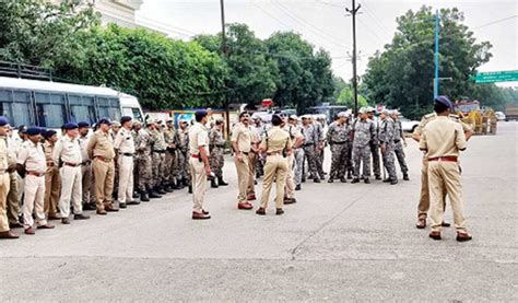 Indore: Police installed barricades on the city borders, no entry for ...
