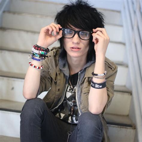 Johnnie Guilbert on Instagram: “I'm no superman Photo credit @itsbobbymares” | Cute emo boys ...