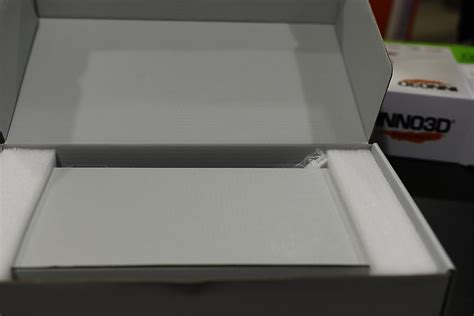 INNO3D GeForce RTX 4070 Twin White 12G 雙風扇 玩美白控 且又可美觀藏線 - Mobile01