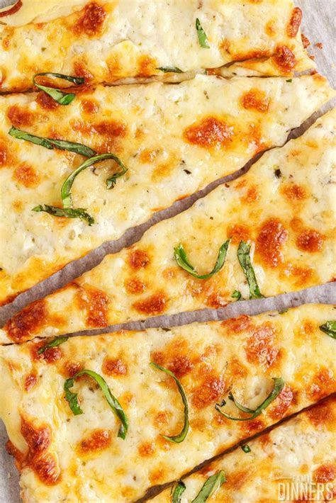 White Pizza with Garlic Pizza Sauce | Garlic pizza, White pizza recipes ...