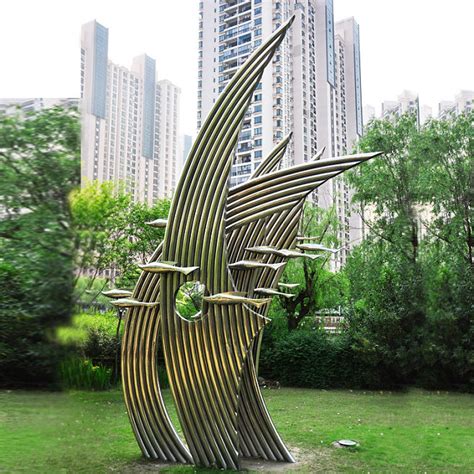 绿地草坪创意圆环雕塑 不锈钢艺术造型摆件