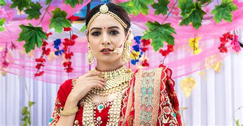 Choosing the Perfect Wedding Jewelry Set: A Guide for Indian Brides ...