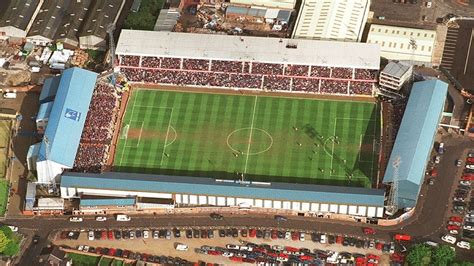 The 10 smallest ever Premier League Stadiums!