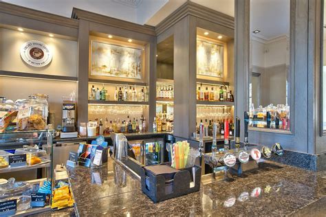 Inverness Palace Hotel & Spa, WorldHotels Distinctive Bar and Lounge ...