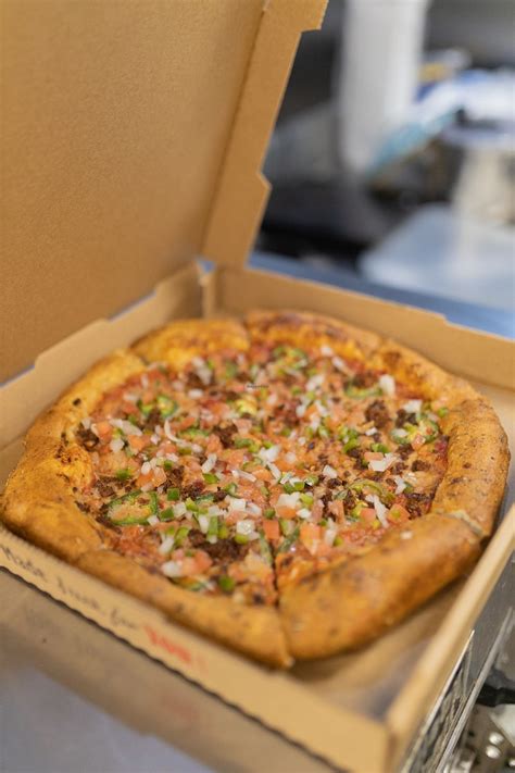 Meek's Vegan Pizza - Houston Texas Restaurant - HappyCow