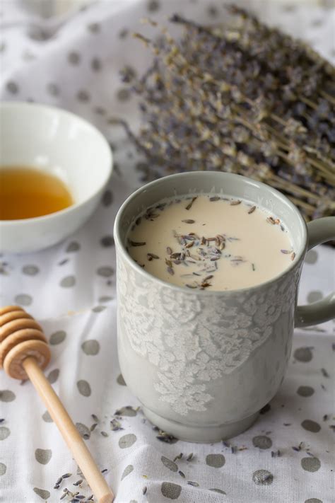 A Soothing and Comforting Earl Grey Latte with Lavender and Honey to ...