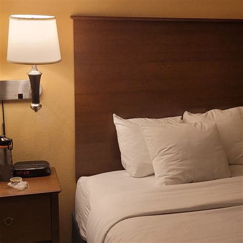 AMERICINN BY WYNDHAM BISMARCK - Hotel Reviews, Photos, Rate Comparison ...