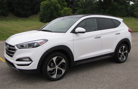 Hyundai Tucson White 2015 - amazing photo gallery, some information and specifications, as well ...