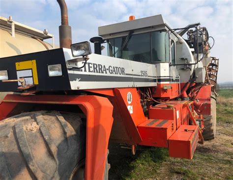 Gülleselbstfahrer mit 349 PS: Terra Gator 2505 für 18.000 Euro ...
